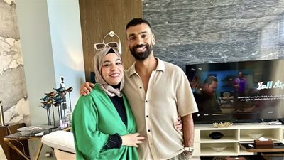 شقيقة محمد صلاح تخطف الأنظار أثناء احتفالها بعيد ميلاد شقيقها 