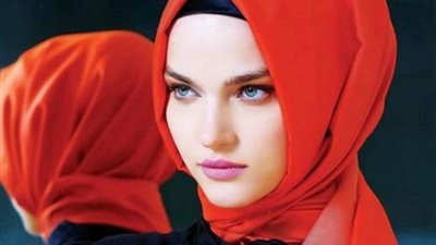 تفسير حلم ارتداء الحجاب في المنام للعزباء والحامل والمتزوجة