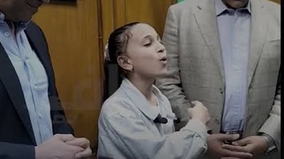 طالبة بالصف السادس الابتدائي تبهر وزير الثقافة أثناء افتتاح قصر بنها 