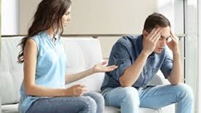 أعيش مع زوج لا يمنحني دعمًا عاطفيًا.. ماذا أفعل؟