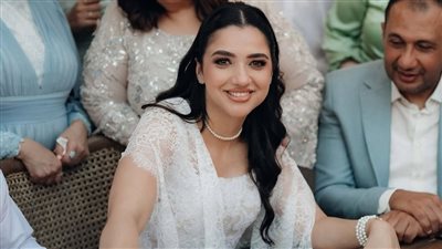 ألبوم زفاف كنزي مدبولي يشعل منصات التواصل وإطلالتها تخطف الأنظار برقتها 