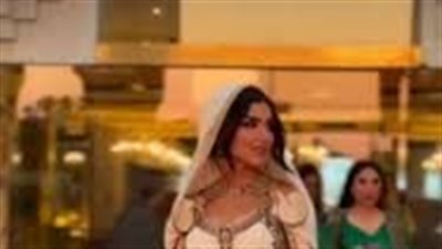 الفنانة مي عمر توجه رسالة حب إلى جمهور تونس