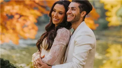 هنعمل 3 أفراح.. مينا مسعود يكشف عن موعد حفل زفافه على الهندية إميلي شاه 