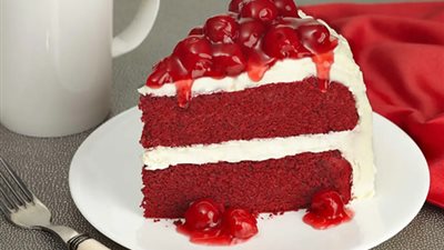 طريقة عمل كيكة الرد فيلفت الشهية بمكونات بسيطة في مطبخك