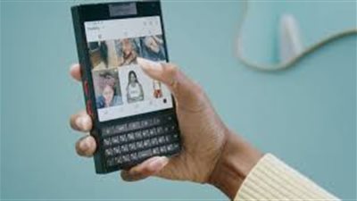 هاتف متطور جديد في الأسواق يعيد لوحة المفاتيح