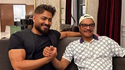 رابح صقر بصورة مع تامر حسني تشعل الجدل.. لقاء نجمين أم تعاون مرتقب