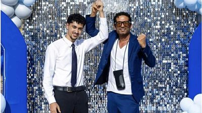  مبروك يا صاحبي.. عمرو سعد يحتفل بتخرج ابنه من المدرسة الألمانية