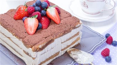 طريقة عمل تيراميسو الفراولة اللذيذة بطعم أحلي من المحلات