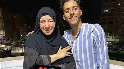 عمتي حبيبتي.. صورة نادرة لعبلة كامل مع ابن شقيقها تتصدر التريند| تفاصيل