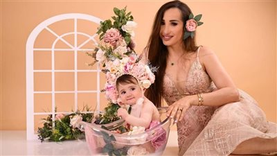 مايا نعمة تكشف تعرضها وطفلتها لحروق خطيرة.. وتتهم الحسد