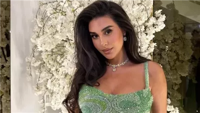 ياسمين صبري تتألق بإطلالة تجمع بين البساطة والفخامة بتوقيع لبناني 
