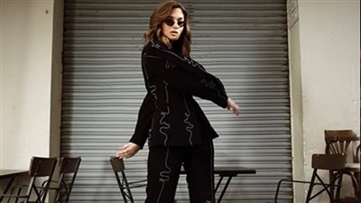 ملك أحمد زاهر تتألق بإطلالة أنيقة في شوارع بيروت.. كم سعرها؟ 