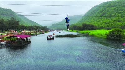 مشروعات ومبادرات شباب عُمان في الممشى السياحي