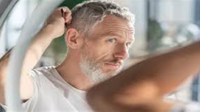 كيف تتعاملين مع مراهقة زوجك المتأخرة؟