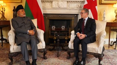 سلطان عُمان يلتقي رئيس وزراء بريطانيا لتعزيز الشراكة الاستراتيجية