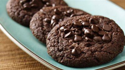 طريقة عمل كوكيز الشوكولاتة اللذيذ بخطوات بسيطة في مطبخك 