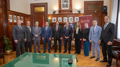 بنك مصر يدعم مستشفى القصر العيني الجامعي بمبلغ 124 مليون جنيه 