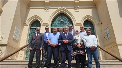 السفير التركي صالح موطلو شن يهدى مجموعة كتب إلى مكتبة القاهرة الكبرى