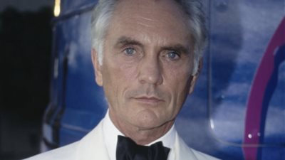 الشرير الوسيم.. أسباب وفاة الممثل البريطاني تيرينس ستامب نجم أفلام سوبرمان