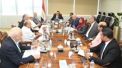 وزير الإسكان يلتقي رئيس وأعضاء جمعية مستثمري 6 أكتوبر لاستعراض طلباتهم ومقترحاتهم
