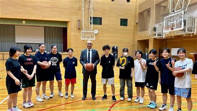 وزير التربية والتعليم يزور مدرسة كوازاه الفنية الصناعية بطوكيو