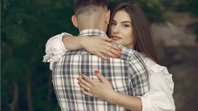 فقدت مشاعري تجاه زوجي متقلب المزاج.. ماذا أفعل؟