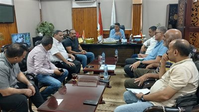 رئيس جهاز مدينة بني سويف الجديدة يجتمع بالشركات المنفذة لمشروعات الإسكان بالمدينة