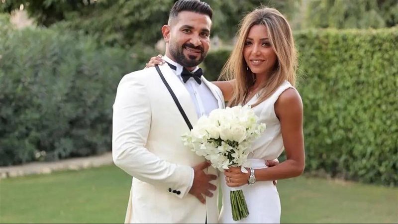 أحمد سعد مع زوجته