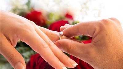 هل يجوز إخفاء عيوب الخاطب عند السؤال عنه؟  « الإفتاء تُجيب »