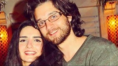 طلاق عمر خورشيد وياسمين جيلاني يثير الجدل.. هل فارق السن بينهما السبب؟