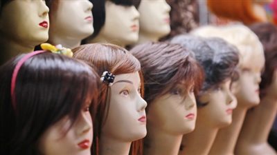 تفسير رؤية  الباروكة  في المنام للعزباء والمتزوجة والحامل 