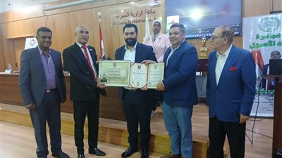 تكربم المطور العقاري العراقي جبار كاظم في ملتقي القادة والمبدعين العالمي بالقاهرة