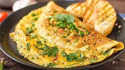 لإفطار صحي  ولذيذ ..  طريقة عمل أومليت البيض بالسبانخ