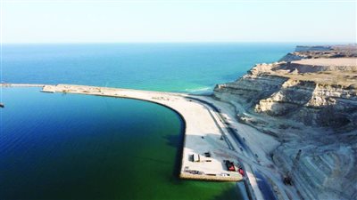 مستثمرون ورجال أعمال: 