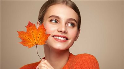 مع بداية فصل الخريف.. وصفات طبيعية للحفاظ على نضارة وجمال بشرتك