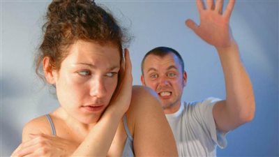 كيف أعاقب زوجي عندما يضربني؟