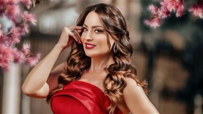 نرمين الفقي تدير العقول بالأخضر المنفوش في مهرجان الغردقة لسينما الشباب