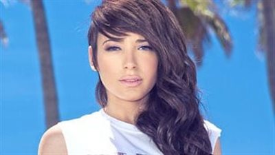 ساندي تخضع لعملية جراحية في الحاجز الأنفي وتطمئن جمهورها