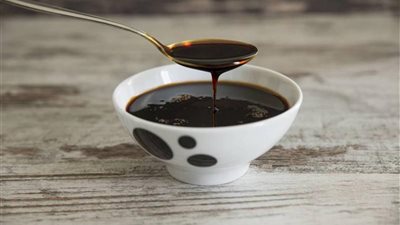  تفسير رؤية العسل الأسود في المنام وعلاقته بالحصول على أموال كثيرة 