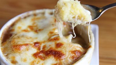 لإفطار لذيذ.. طريقة عمل البطاطس البورية بخطوات سهلة في مطبخك 