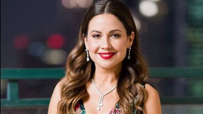 ريا أبي راشد بلقطة عفوية مع ابنتها تشعل الجدل عبر السوشيال (صور)