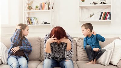 7 نصائح للتعامل مع خلافات أطفالك بدون انحياز 