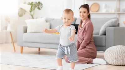 علامات استعداد الطفل للمشي.. ومتى يصبح التأخر مؤشر خطر؟