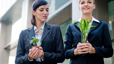 7 استراتيجيات للتعامل مع الشخصيات الحاقدة منها لا تتحدثي عن أسرارك معهم