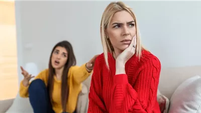 احذرى نصائح  الأصدقاء المفخخة سببها الغيرة وعدم الخبرة  