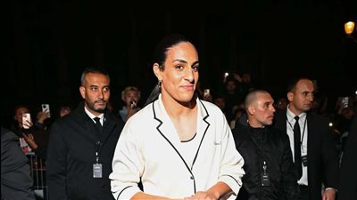 إيمان خليف تتألق في أسبوع الموضة بباريس.. من بطلة حلبة لأيقونة أنوثة