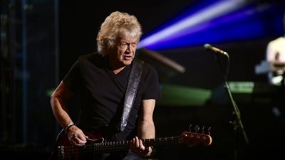 وفاة المغني الأسطوري جون لودج لفرقة الروك 