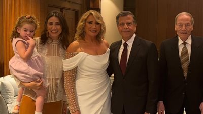 ابنة إيناس الدغيدي تحتفل بزواج والدتها برسالة مؤثرة: أمي حققت حلمها