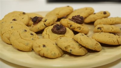 طريقة عمل كوكيز زبدة الفول السوداني اللذيذ بمكونات بسيطة 