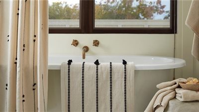 كيف تختارين الستائر المثالية للحمام؟